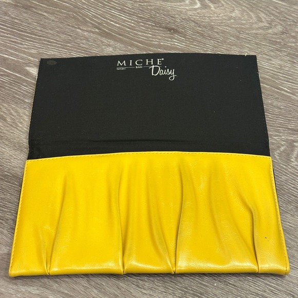 Miche Daisy Classic Shell Sunflower Yellow Faux Leather Handbag Wrap Cover - Picture 3 of 6